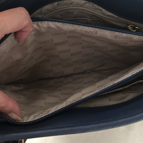 💙Michael Kors Camden Saffiano Leather 💙 - Picture 8 of 11